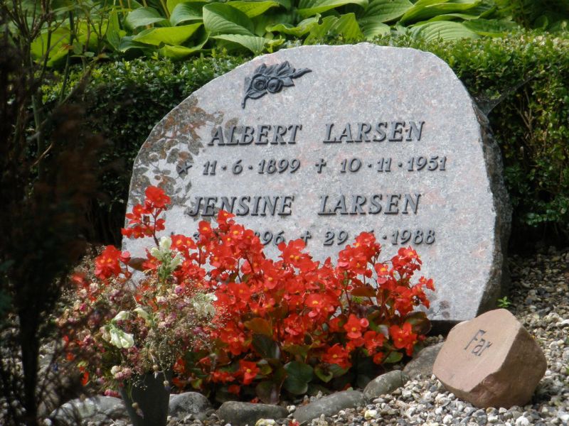 Jensine Larsen .JPG